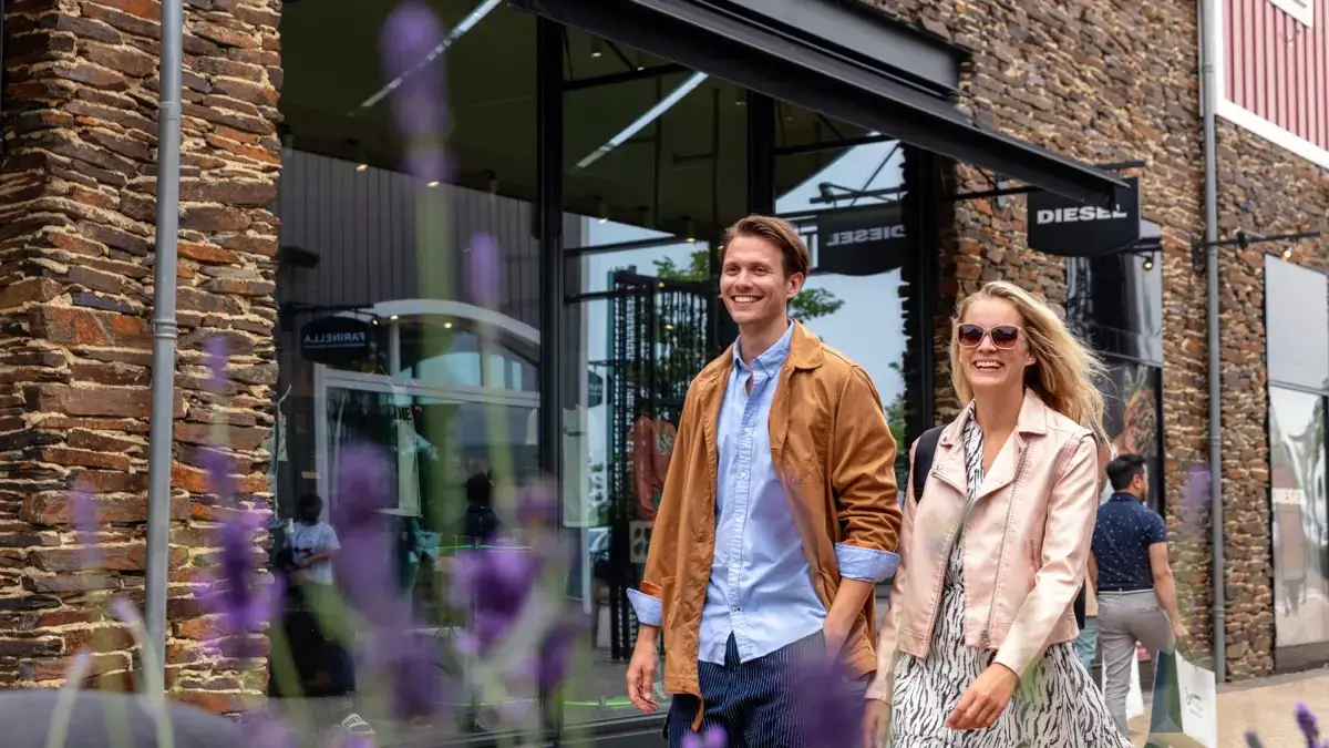 De Batavia Stad Fashion Outlet shuttlebus vanuit Amsterdam: uw ultieme winkeluitje