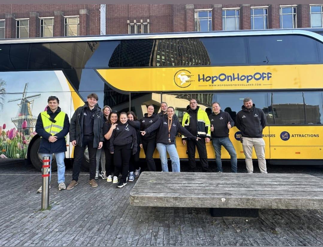 how to reach keukenhof from amsterdam